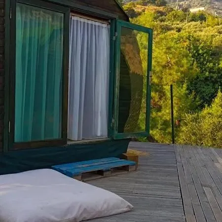 אתר קמפינג Mandala פאראליה